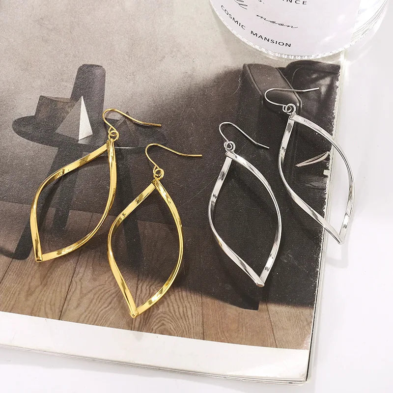 Minimalist Metal Statement Earrings for Women Golden Silver Color Twist Irregular Geometry Hollow Oval Drop Earrings