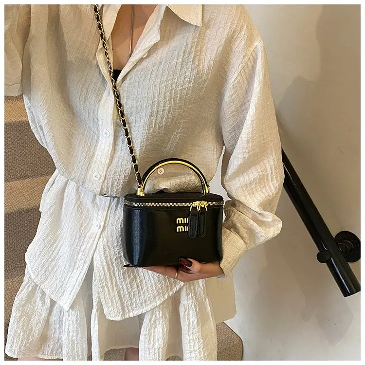 Luxury French Style Large Capacity Tote Bag Stylish Shoulder Handheld & Crossbody Fashion Bag for Women, High-End Elegant Design