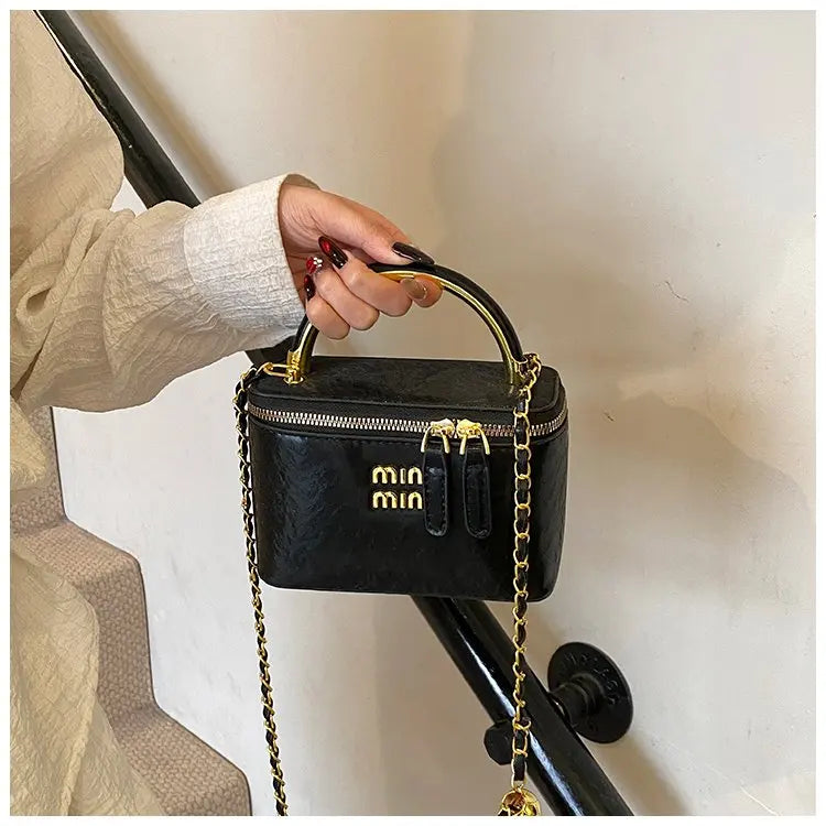 Luxury French Style Large Capacity Tote Bag Stylish Shoulder Handheld & Crossbody Fashion Bag for Women, High-End Elegant Design