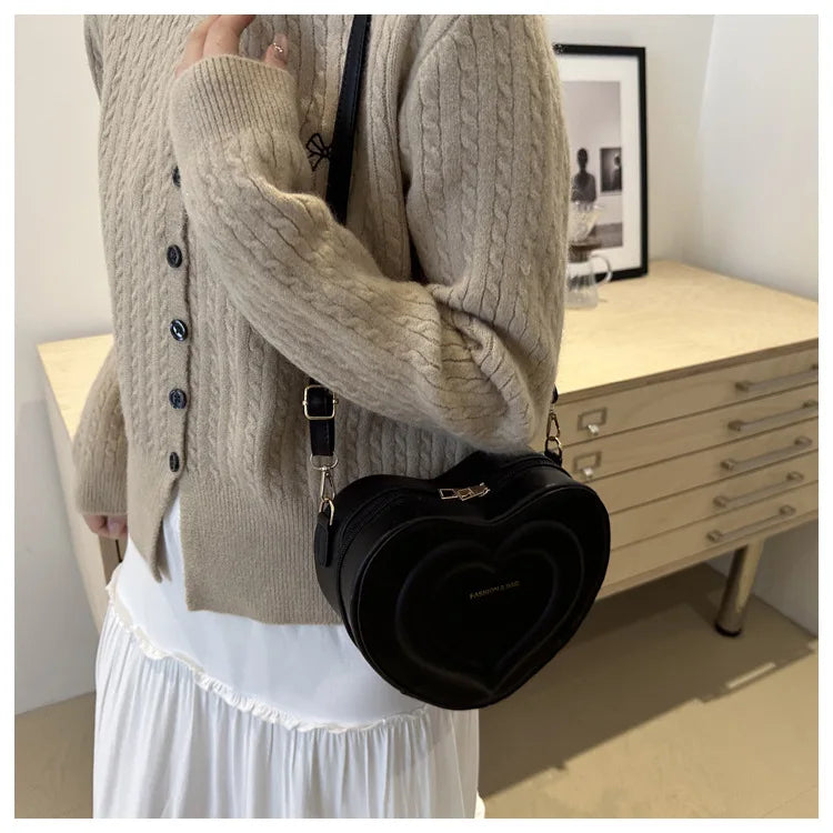 Fashion Heart Shape Crossbody Bags for Women Niche Design Solid Color Ladies Shoulder Bag Lightweight Female Love Handbags