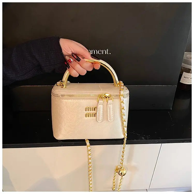 Luxury French Style Large Capacity Tote Bag Stylish Shoulder Handheld & Crossbody Fashion Bag for Women, High-End Elegant Design