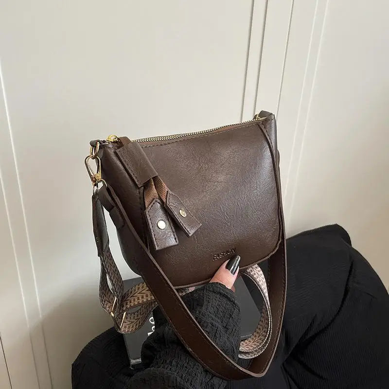 Elegant Female Handbags in PU Leather; Luxury Designer Shoulder Bags for Women