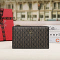 Elegant Crossbody Diaper Bag High-End Leather Classic Designer Paris Casual Simple Vintage Trendy Design for Daily Use