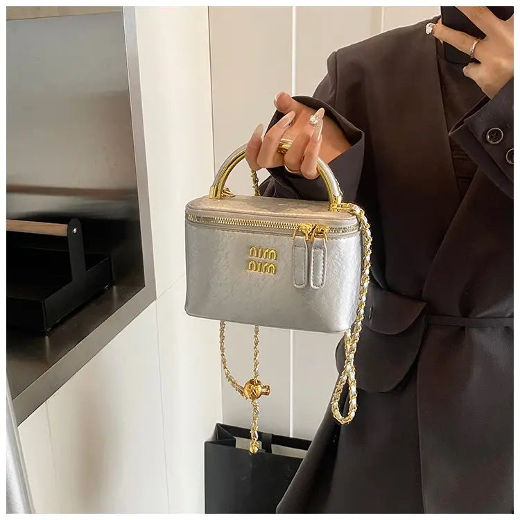 Luxury French Style Large Capacity Tote Bag Stylish Shoulder Handheld & Crossbody Fashion Bag for Women, High-End Elegant Design
