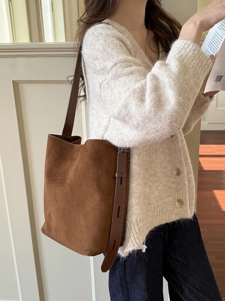 2026 New Autumn/Winter Retro Suedette Crossbody Bag Large Capacity Shoulder Bag Fashion Daily Commuter Women's Bag