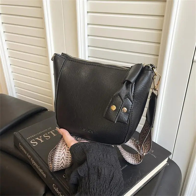 Elegant Female Handbags in PU Leather; Luxury Designer Shoulder Bags for Women
