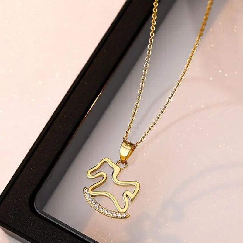 1/2Pcs Fashion Cute Shiny Zircon Hollowed-out Wooden Horse Pendant Necklace For Woman Girls Collarbone Chain Jewelry Gift