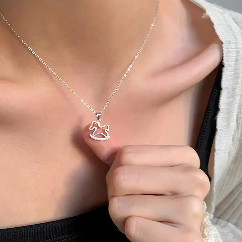 1/2Pcs Fashion Cute Shiny Zircon Hollowed-out Wooden Horse Pendant Necklace For Woman Girls Collarbone Chain Jewelry Gift