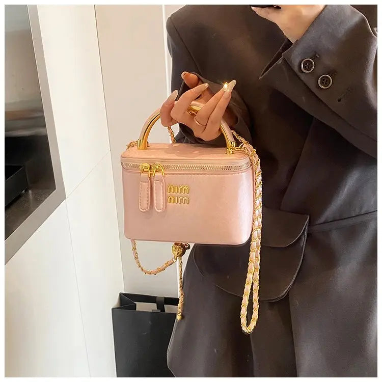 Luxury French Style Large Capacity Tote Bag Stylish Shoulder Handheld & Crossbody Fashion Bag for Women, High-End Elegant Design