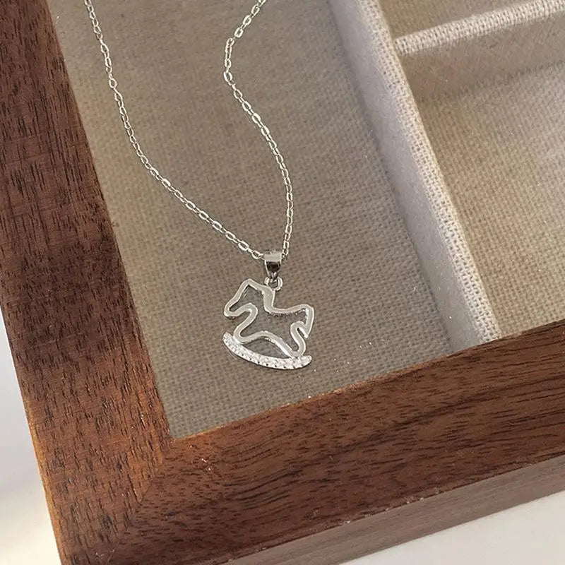 1/2Pcs Fashion Cute Shiny Zircon Hollowed-out Wooden Horse Pendant Necklace For Woman Girls Collarbone Chain Jewelry Gift