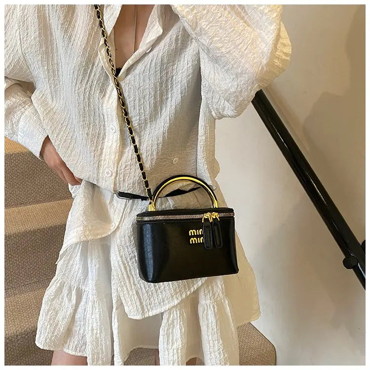 Luxury French Style Large Capacity Tote Bag Stylish Shoulder Handheld & Crossbody Fashion Bag for Women, High-End Elegant Design