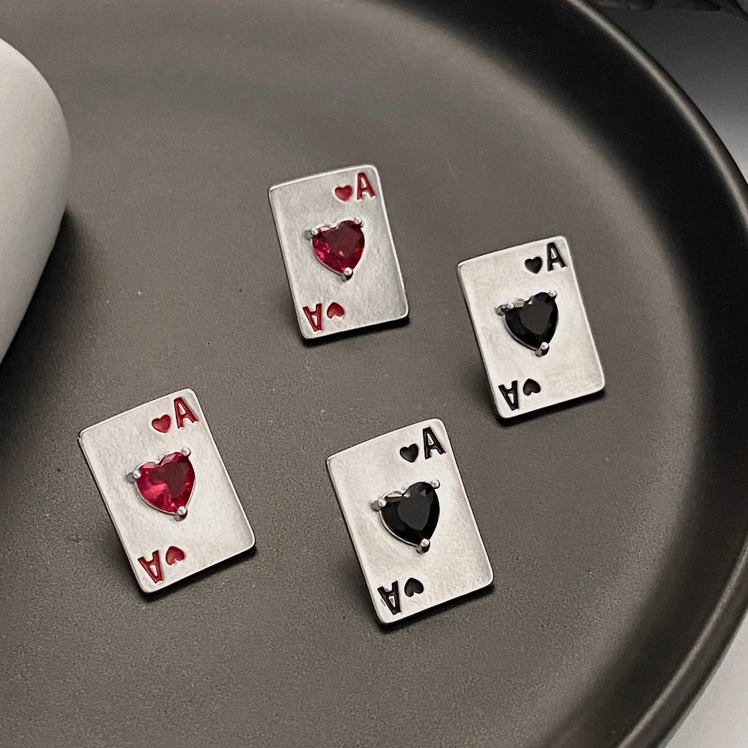Creative Love Zircon Poker Stud Earrings For Woman Trendy Enamel Geometry Earrings Charm Office Party Accessories Jewelry Gifts