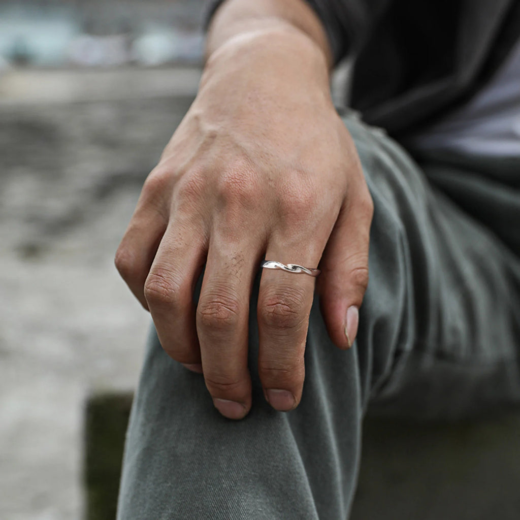 Men's Simple Twisted Rings,Adjustable Metal Minimalist Wedding Ring Mobius Rings,Thin Classic Polished Unisex Ring
