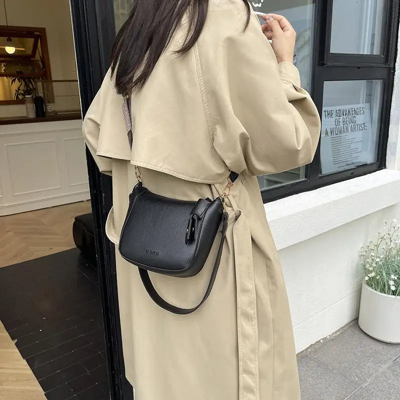 Elegant Female Handbags in PU Leather; Luxury Designer Shoulder Bags for Women