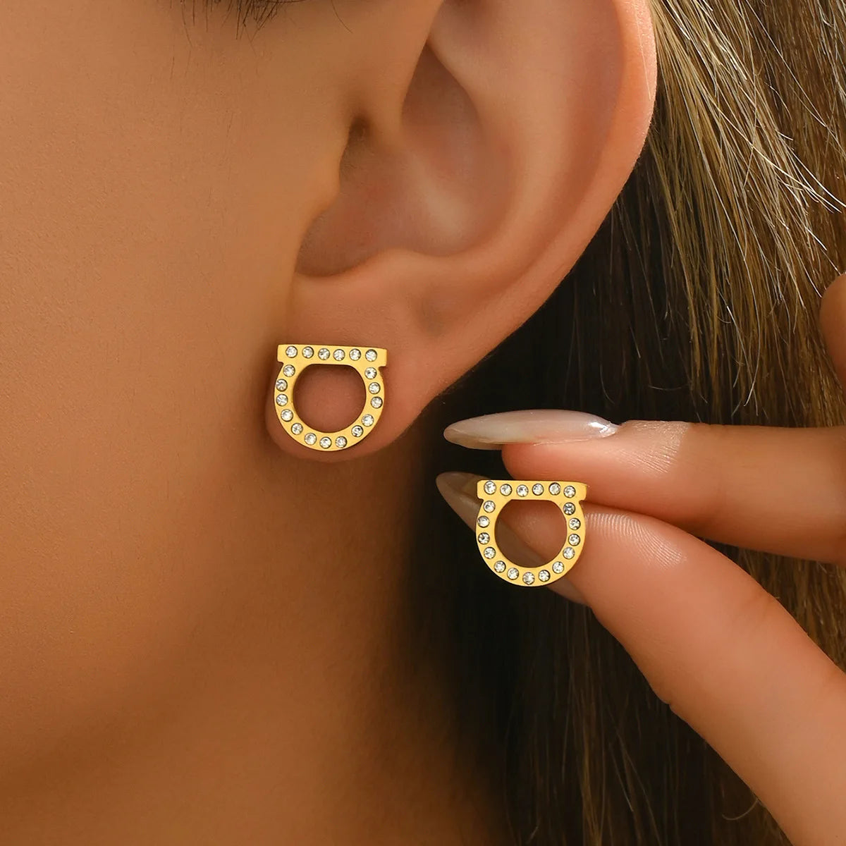 1 Pair Simple and Luxurious Zircon Inlaid D-shaped Stainless Steel Electroplated 18K Real Gold Stud Earrings Women Jewelry Gift
