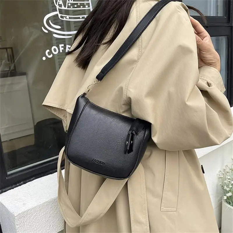 Elegant Female Handbags in PU Leather; Luxury Designer Shoulder Bags for Women