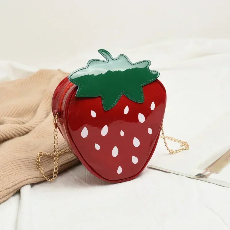 Strawberry Design Chain Crossbody Bag Mini Cartoon Girl Novelty Phone PurseHolder Bags Fashion Pu Leather Red Shoulder Bag