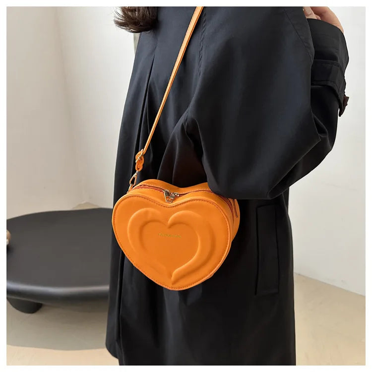 Fashion Heart Shape Crossbody Bags for Women Niche Design Solid Color Ladies Shoulder Bag Lightweight Female Love Handbags
