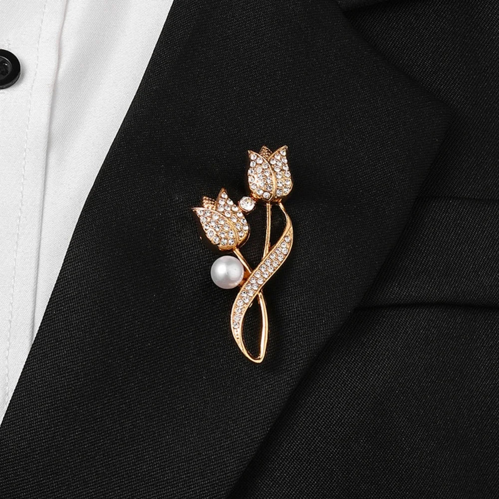 Luxury Love Heart Pearl Flower Brooch Women's Alloy Corsage Pin Tulip Flower Pins Elegant Wedding Jewelry Party Suit Accessories