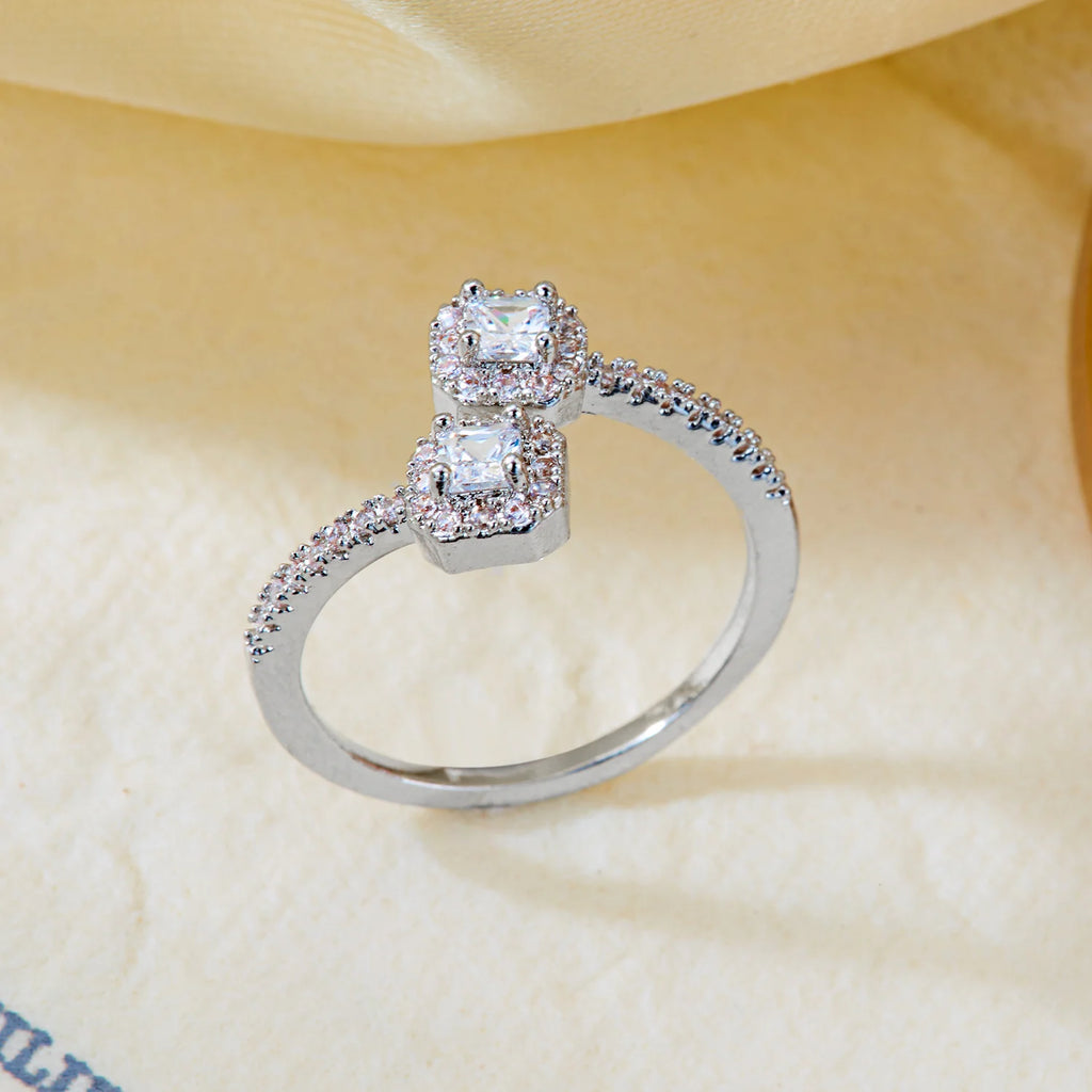 Creative Dual Head Square Copper Embedded Cubic Zirconia Open Ring for Women Elegant High-End Sensation Stylish Jewelry Gift