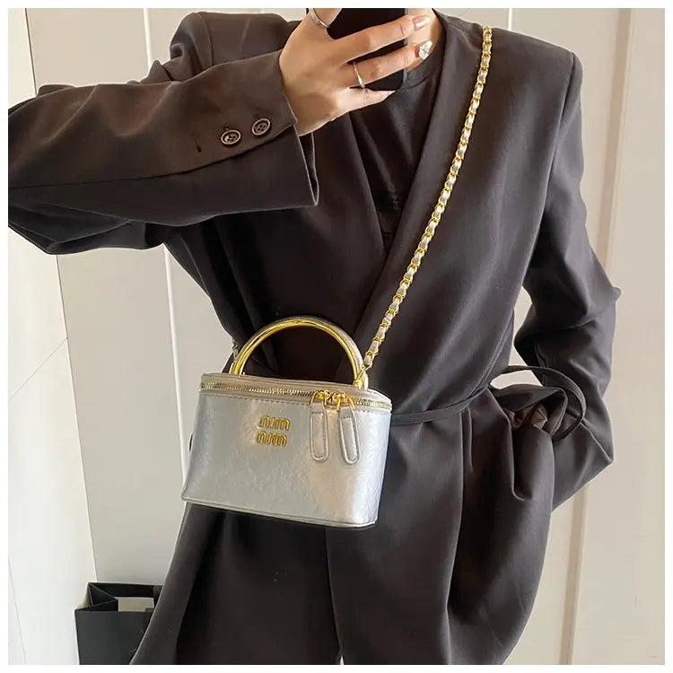 Luxury French Style Large Capacity Tote Bag Stylish Shoulder Handheld & Crossbody Fashion Bag for Women, High-End Elegant Design