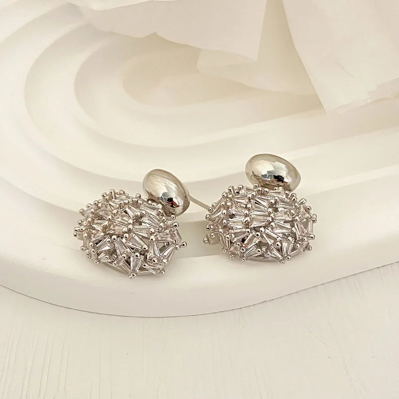 Exquisite Oval Hollowed Out Zircon Genuine Gold Electroplating Light Luxury High-end Temperament Geometric Earrings