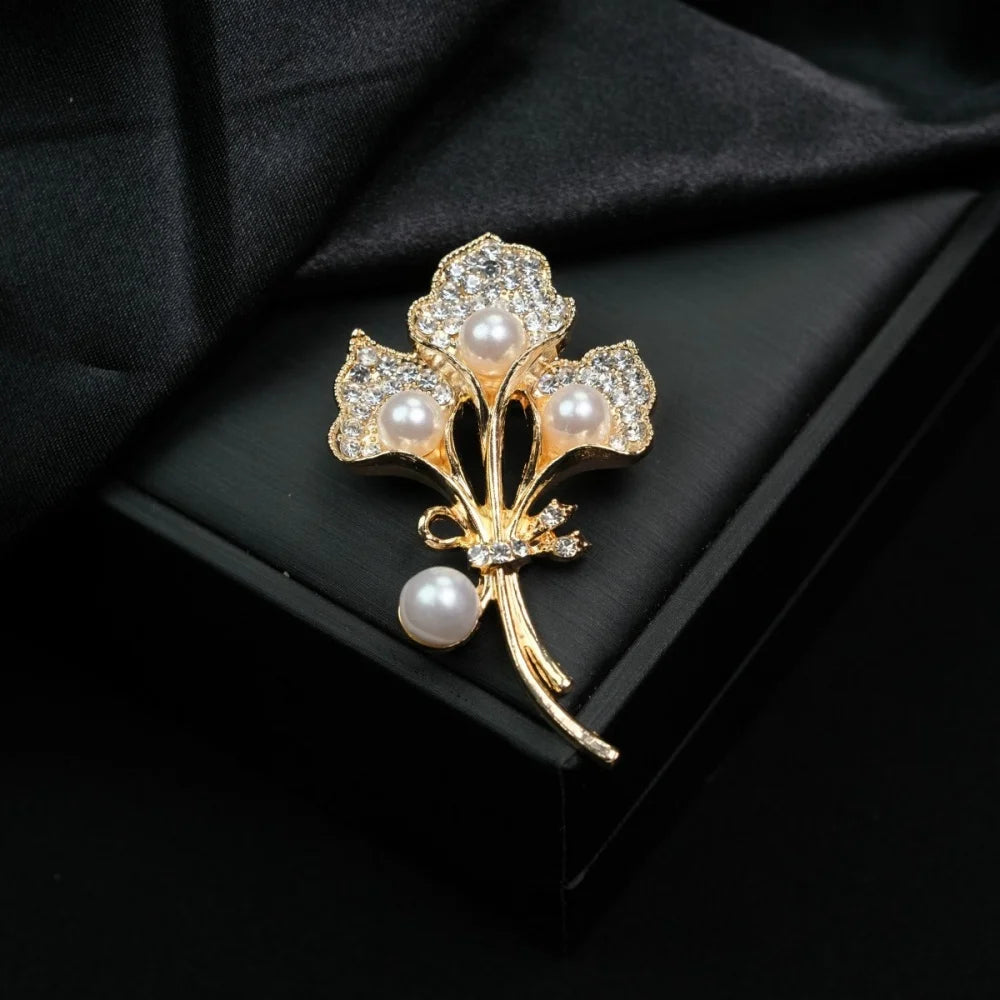 Luxury Love Heart Pearl Flower Brooch Women's Alloy Corsage Pin Tulip Flower Pins Elegant Wedding Jewelry Party Suit Accessories