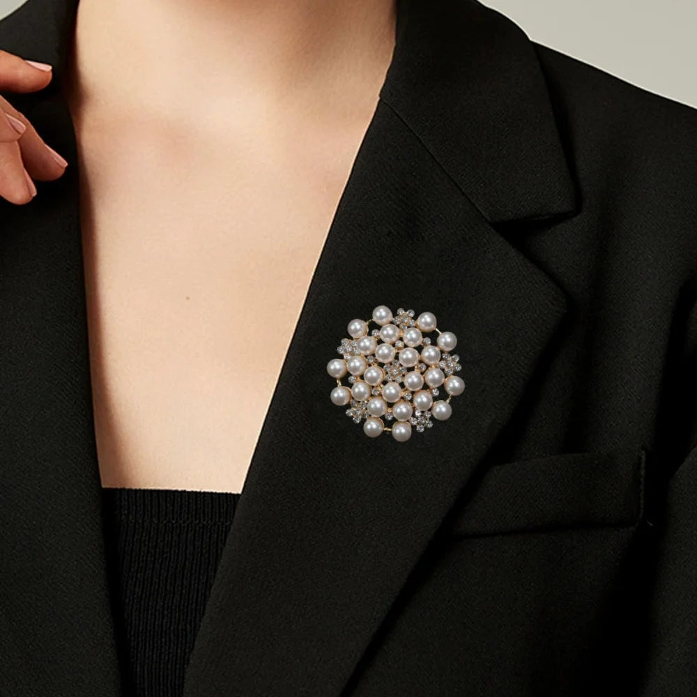 Luxury Love Heart Pearl Flower Brooch Women's Alloy Corsage Pin Tulip Flower Pins Elegant Wedding Jewelry Party Suit Accessories
