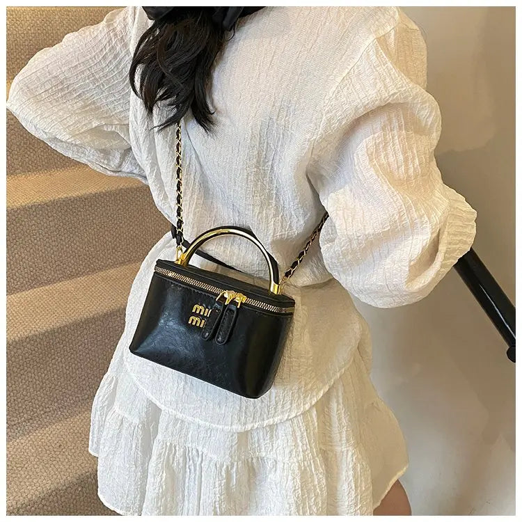 Luxury French Style Large Capacity Tote Bag Stylish Shoulder Handheld & Crossbody Fashion Bag for Women, High-End Elegant Design