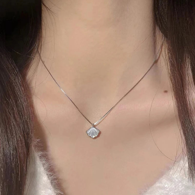 Simple Moonstone Shell Pendant Necklace Silver Color Clavicle Chain Choker For Women Girls Elegant Jewelry Accessories Gifts