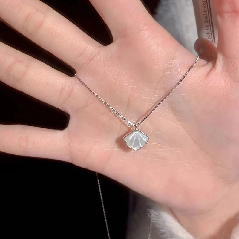 Simple Moonstone Shell Pendant Necklace Silver Color Clavicle Chain Choker For Women Girls Elegant Jewelry Accessories Gifts