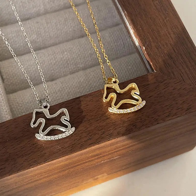 1/2Pcs Fashion Cute Shiny Zircon Hollowed-out Wooden Horse Pendant Necklace For Woman Girls Collarbone Chain Jewelry Gift