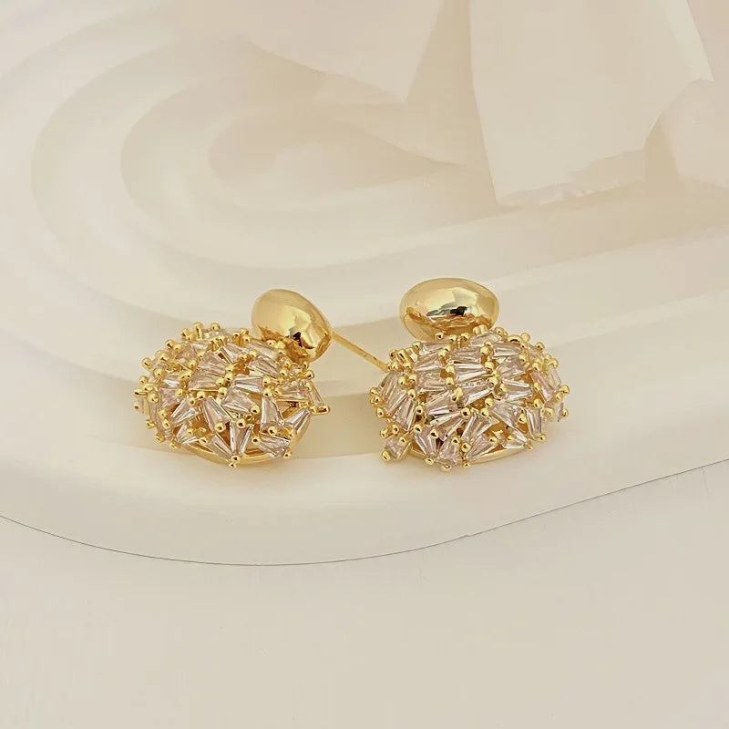Exquisite Oval Hollowed Out Zircon Genuine Gold Electroplating Light Luxury High-end Temperament Geometric Earrings