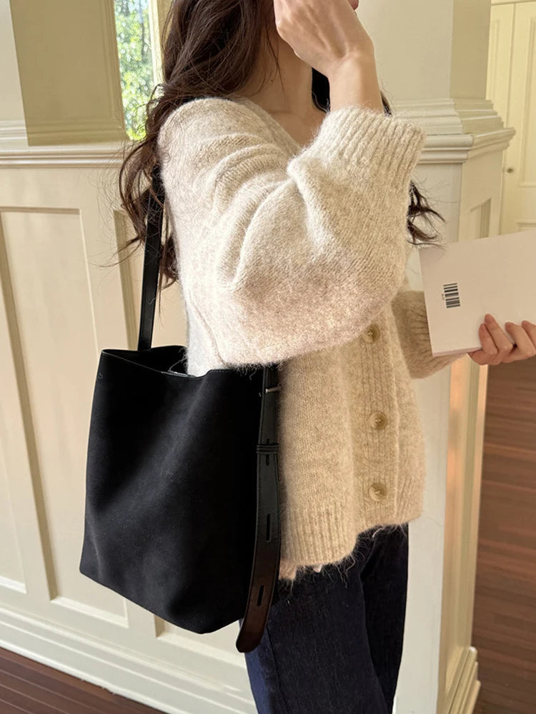 2026 New Autumn/Winter Retro Suedette Crossbody Bag Large Capacity Shoulder Bag Fashion Daily Commuter Women's Bag