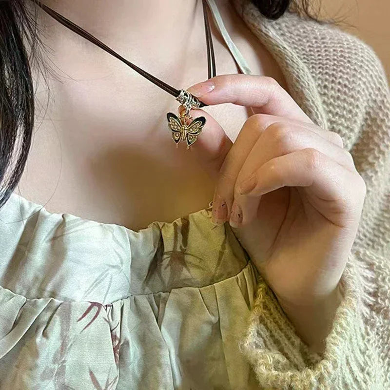 Chinese Style Fashion Retro Braided Rope Necklace Butterfly Flower Moon Safety Lock Pendant Necklace For Women Vintage Jewelry