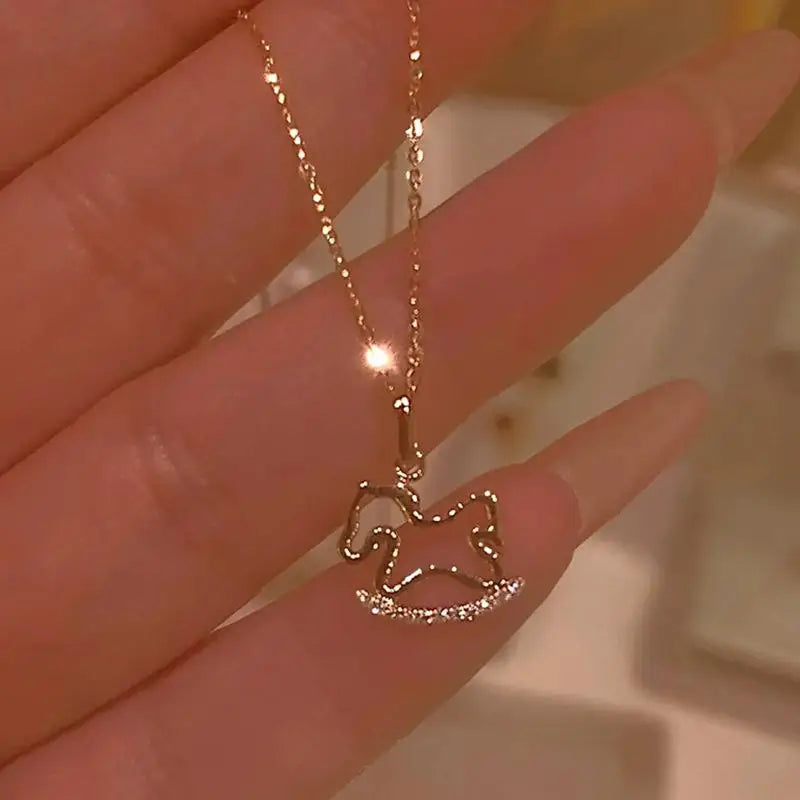 1/2Pcs Fashion Cute Shiny Zircon Hollowed-out Wooden Horse Pendant Necklace For Woman Girls Collarbone Chain Jewelry Gift