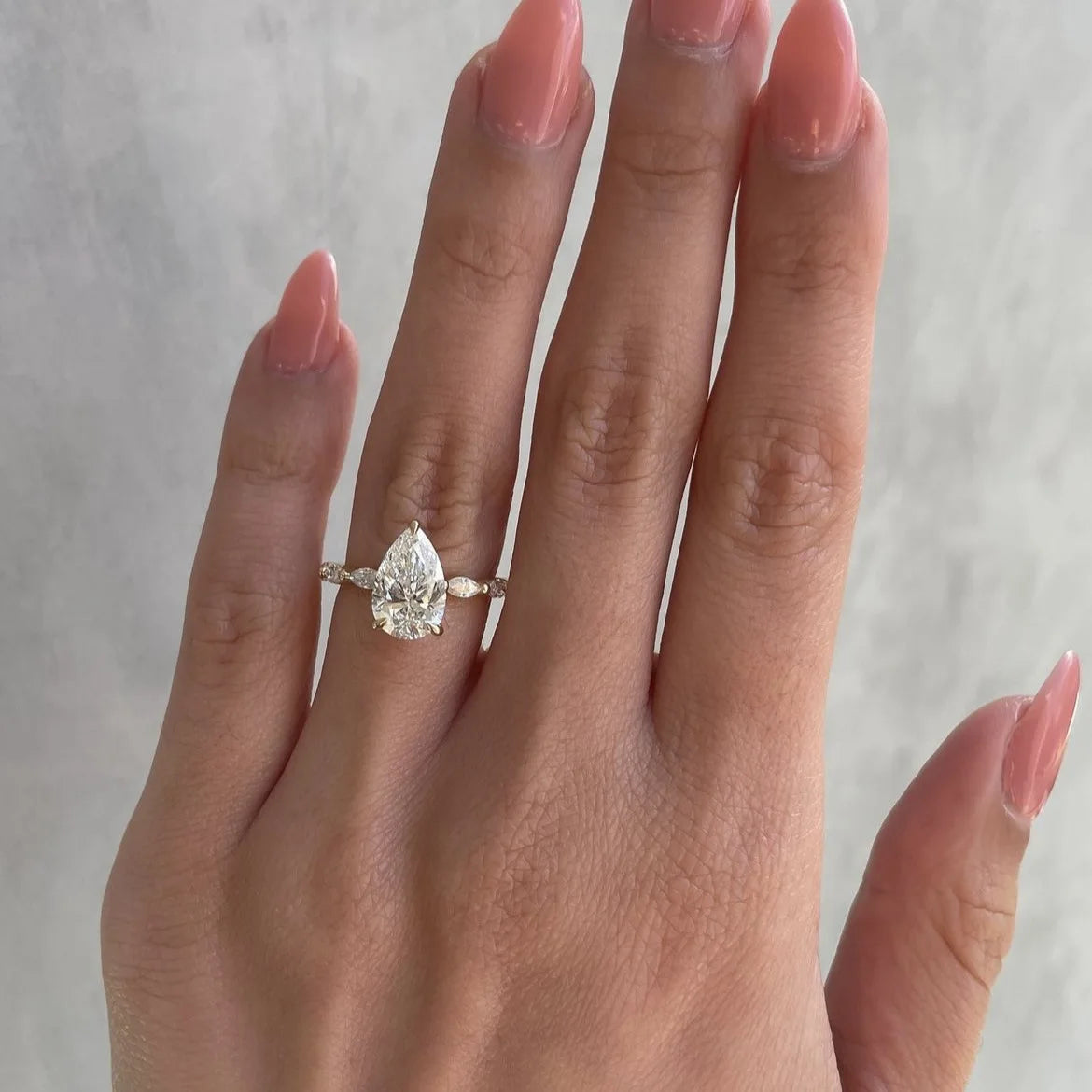 luxury Oval Stainless Steel Rings For Women Inlaid Zircon Wedding Ring Jewelry Accessories Wholesale Size 5-11