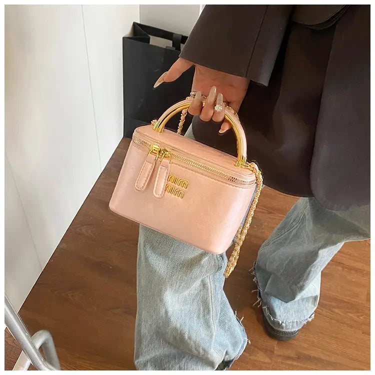 Luxury French Style Large Capacity Tote Bag Stylish Shoulder Handheld & Crossbody Fashion Bag for Women, High-End Elegant Design