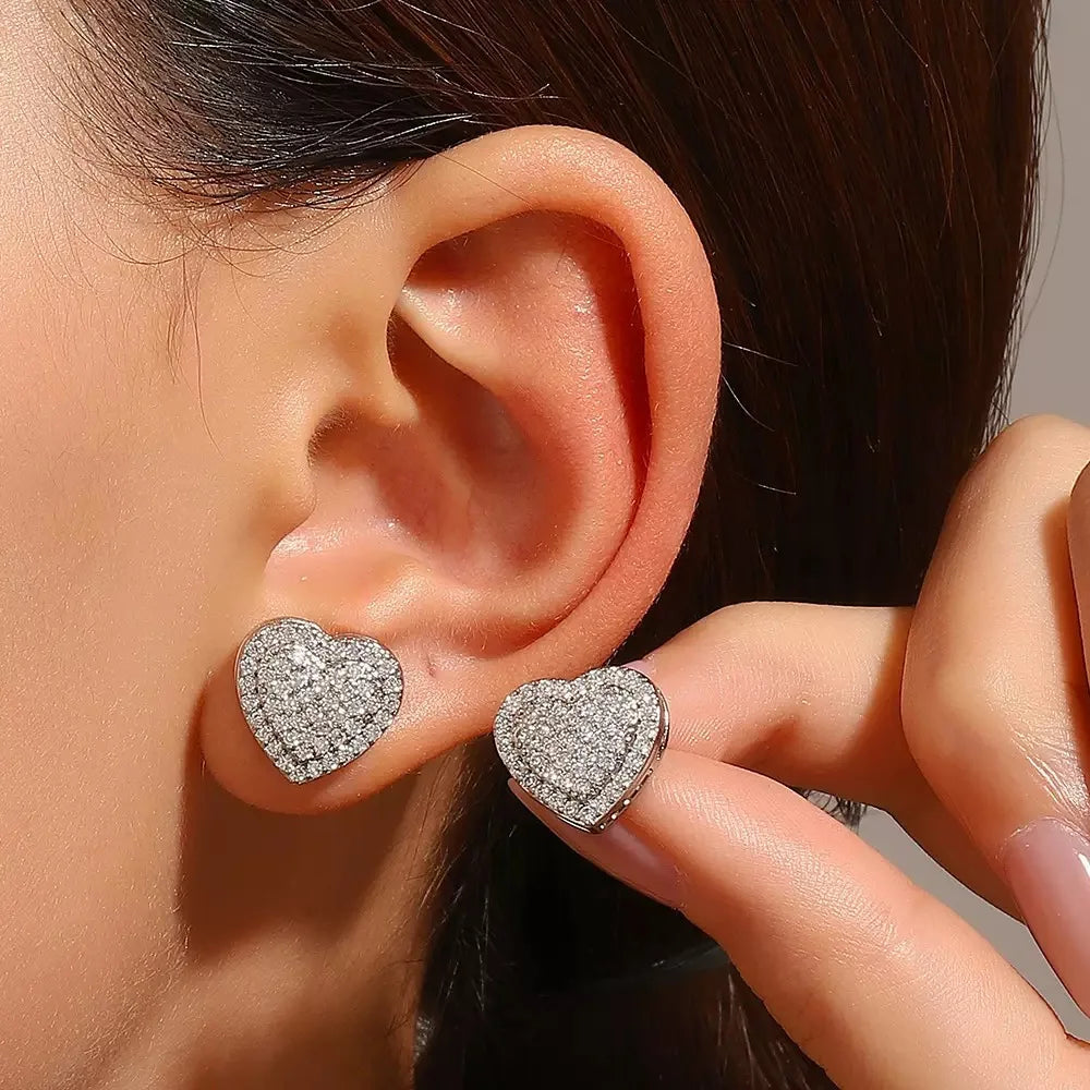 1 Pair of Copper Inlaid Zircon Fashionable Elegant Simple Versatile Heart-Shaped Stud Earrings for Women