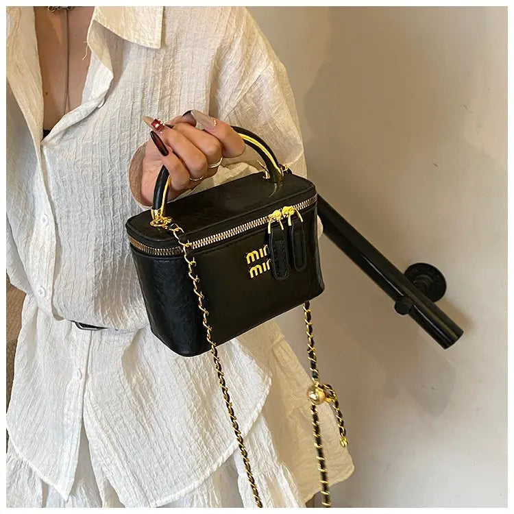 Luxury French Style Large Capacity Tote Bag Stylish Shoulder Handheld & Crossbody Fashion Bag for Women, High-End Elegant Design