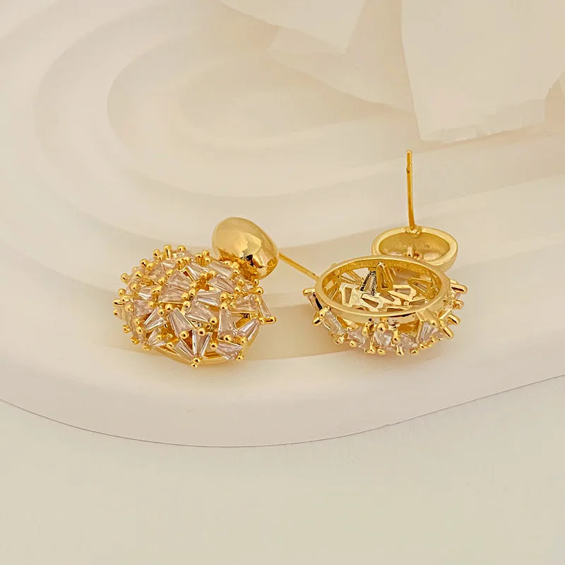 Exquisite Oval Hollowed Out Zircon Genuine Gold Electroplating Light Luxury High-end Temperament Geometric Earrings