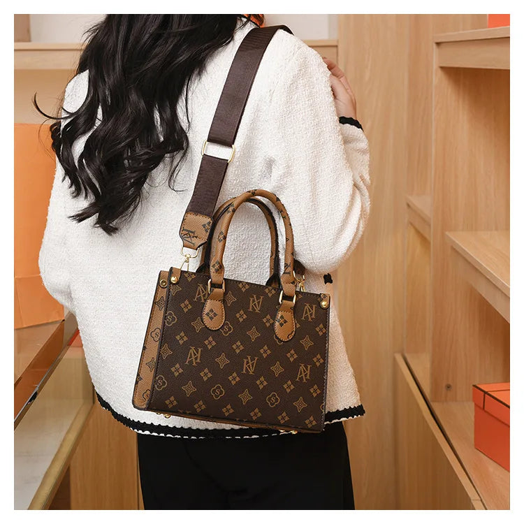 Elegant Ladies Handbag Retro Printed Crossbody Bag for Women Luxury Designer Leather Material Messenger Handbag for Travel