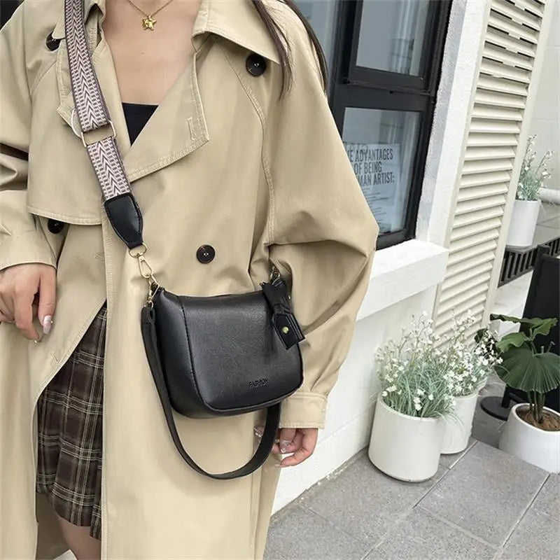 Elegant Female Handbags in PU Leather; Luxury Designer Shoulder Bags for Women
