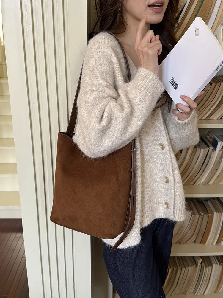 2026 New Autumn/Winter Retro Suedette Crossbody Bag Large Capacity Shoulder Bag Fashion Daily Commuter Women's Bag