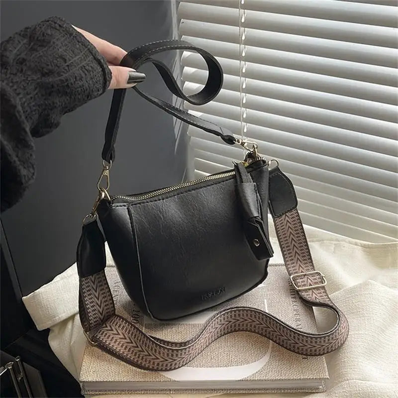 Elegant Female Handbags in PU Leather; Luxury Designer Shoulder Bags for Women