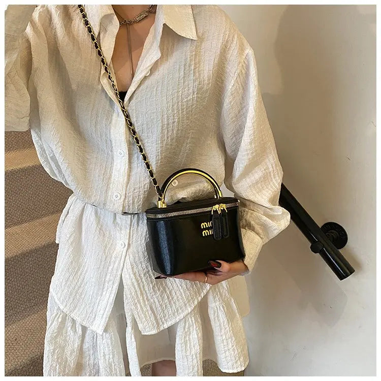 Luxury French Style Large Capacity Tote Bag Stylish Shoulder Handheld & Crossbody Fashion Bag for Women, High-End Elegant Design