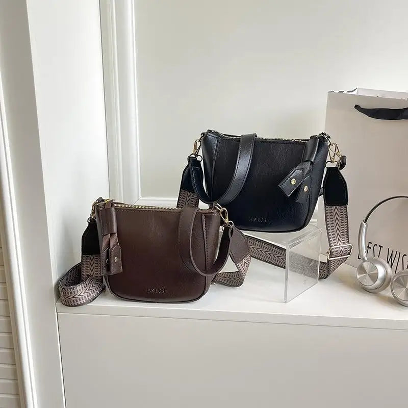 Elegant Female Handbags in PU Leather; Luxury Designer Shoulder Bags for Women