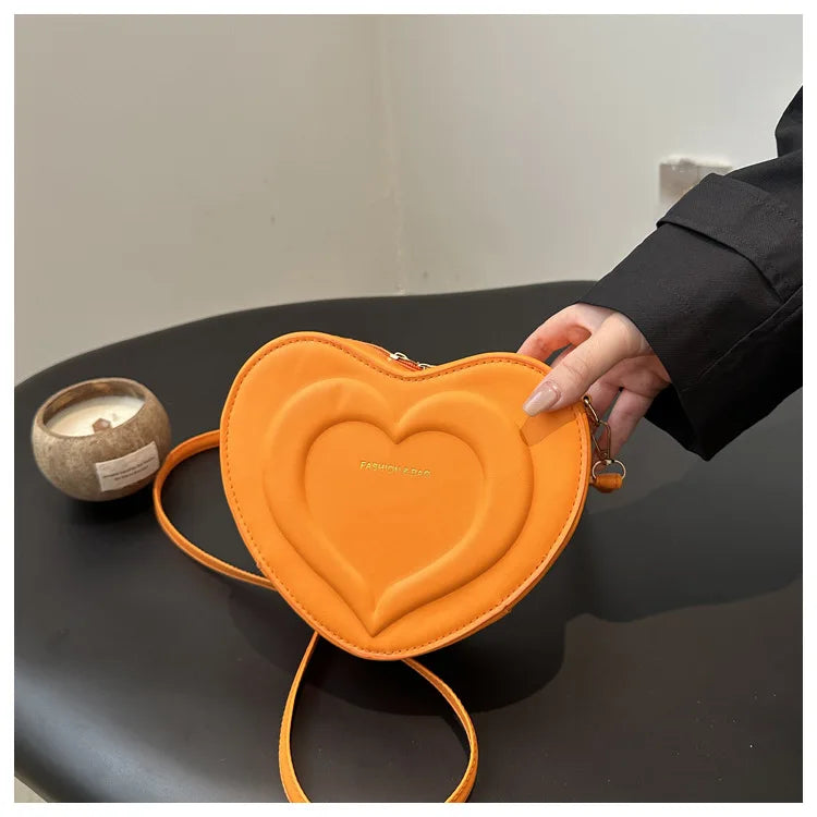 Fashion Heart Shape Crossbody Bags for Women Niche Design Solid Color Ladies Shoulder Bag Lightweight Female Love Handbags