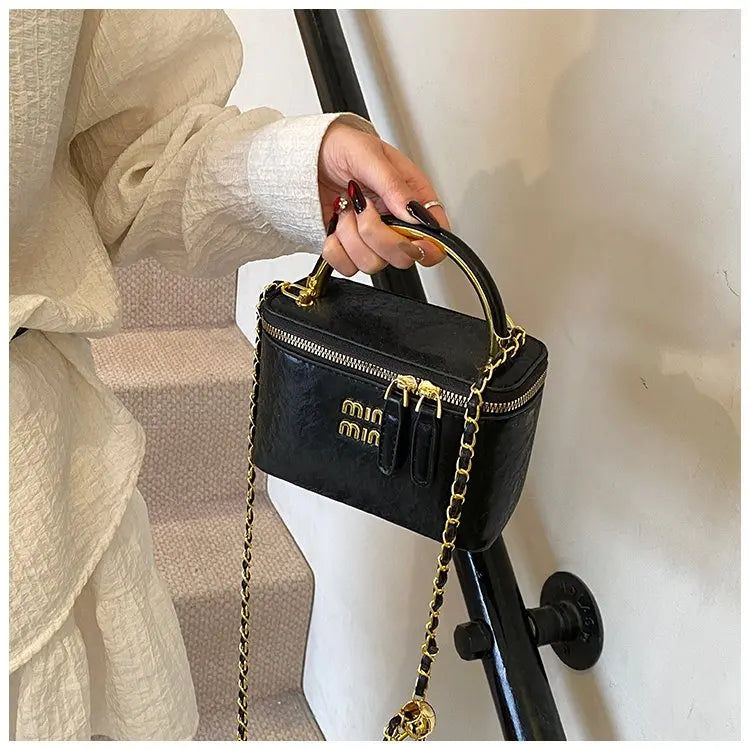 Luxury French Style Large Capacity Tote Bag Stylish Shoulder Handheld & Crossbody Fashion Bag for Women, High-End Elegant Design
