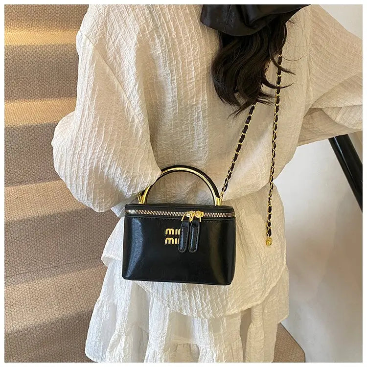 Luxury French Style Large Capacity Tote Bag Stylish Shoulder Handheld & Crossbody Fashion Bag for Women, High-End Elegant Design